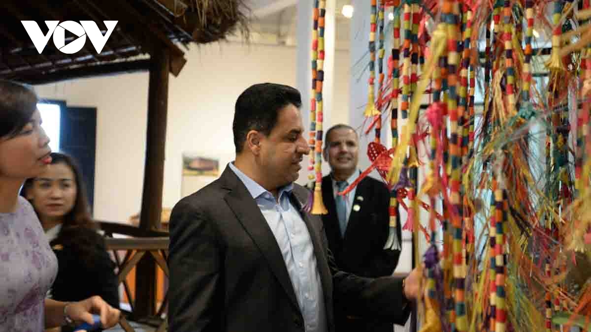 UAE Ambassador pays visit to Vietnam Museum of Ethnology